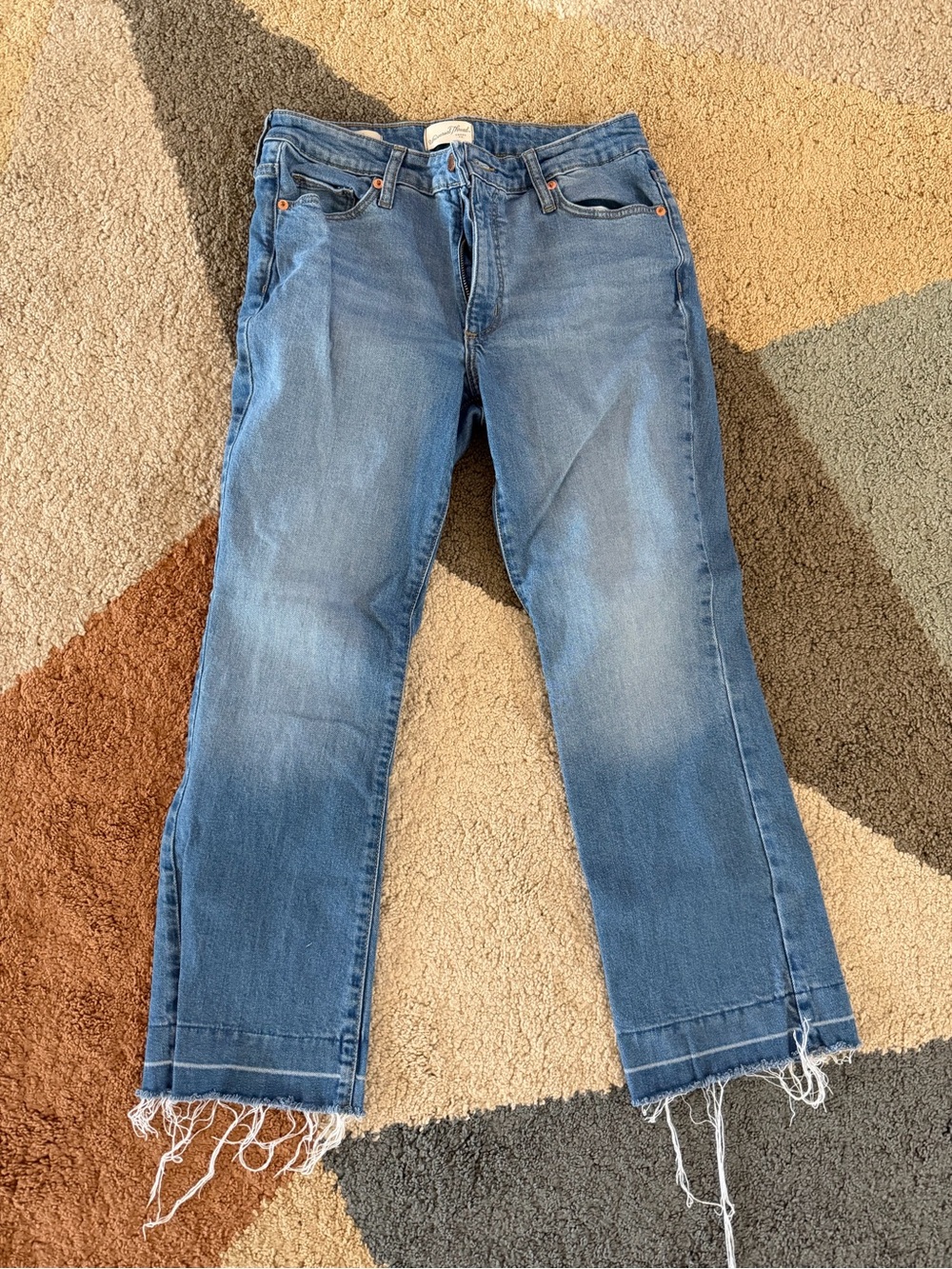 Universal Thread Medium Wash Blue Ankle Bootcut Jeans